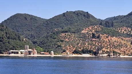 GRECIA : NAVEGANDO POR LA PENÍNSULA DEL MONTE ATHOS GRECIA : NAVEGANDO POR LA PENÍNSULA DEL MONTE ATHOS