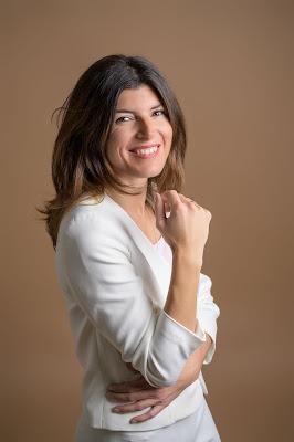 Ana Mencey: «Es difícil evitarlos, pero una novela romántica no debe tener muchos clichés»