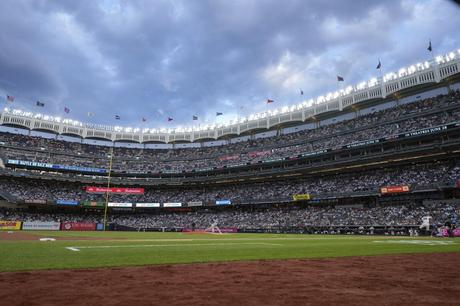 Yoshinobu Yamamoto protagoniza cómo los Dodgers vencieron a los Yankees en 11 entradas Yoshinobu Yamamoto lanza contra la estrella de los Yankees de Nueva York, Aaron Judge, durante la primera entrada el viernes en el Yankee Stadium.