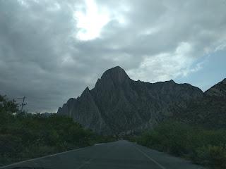 Lo divino no es lo desconocido Lo divino no es lo desconocido