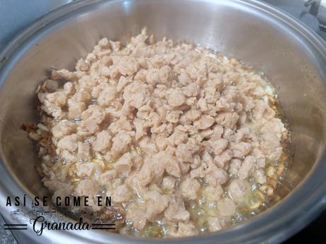 Patatas rellenas de soja texturizada con alioli