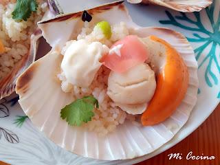 SUSHI SUELTO CON PEREGRINAS (VIEIRAS)