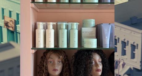 Rihanna Anuncia el Lanzamiento de Fenty Hair, una Línea de Pelo Inclusiva