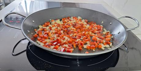 Arroz con pechuga de pollo adobada y verduras