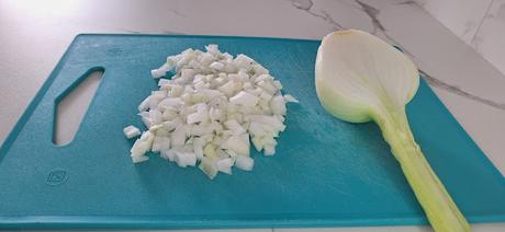 Arroz con pechuga de pollo adobada y verduras