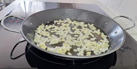 Arroz con pechuga de pollo adobada y verduras