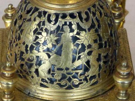 Relojes astrolábicos del Petit Palace en Paris