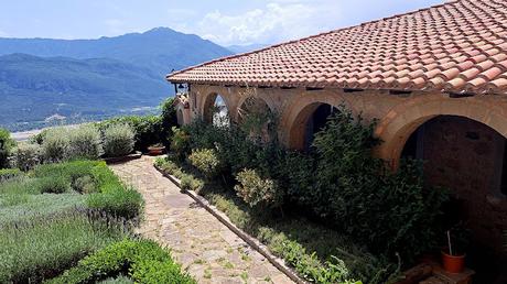 GRECIA : LOS MONASTERIOS VERTICALES DE METEORA GRECIA : LOS MONASTERIOS VERTICALES DE METEORA