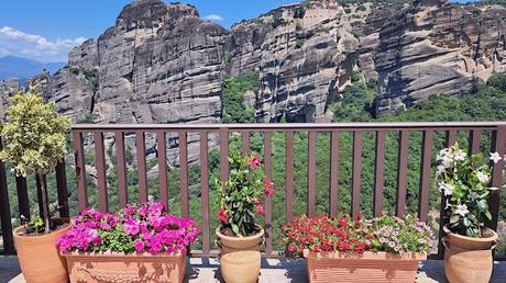 GRECIA : LOS MONASTERIOS VERTICALES DE METEORA GRECIA : LOS MONASTERIOS VERTICALES DE METEORA