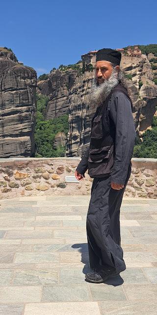 GRECIA : LOS MONASTERIOS VERTICALES DE METEORA GRECIA : LOS MONASTERIOS VERTICALES DE METEORA