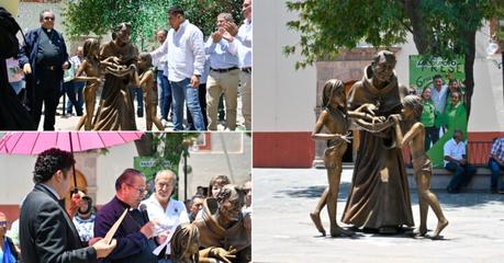 Ricardo Gallardo Cardona devela estatua de Fray Diego de la Magdalena en el Barrio de Tlaxcala