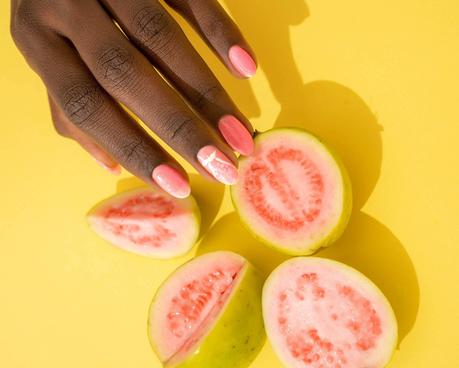 Tendencias en manicuras y pedicuras para el verano 2024