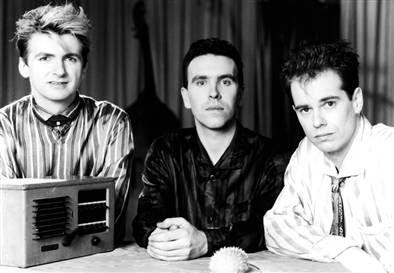 Programa Número 417 de Dj Savoy Truffle en Música Sideral. 8º Aniversario - Especial Crowded House (1986-2024).