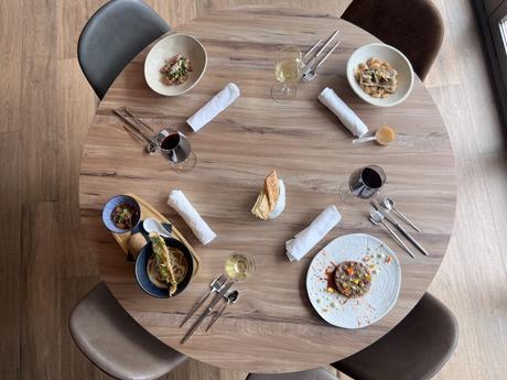 Pol Mainat y Aniol Pararols ponen acento thai al restaurante El Magnífic de Empuriabrava