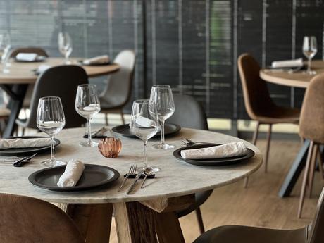 Pol Mainat y Aniol Pararols ponen acento thai al restaurante El Magnífic de Empuriabrava