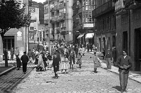 La calle San José y el almacén de vinos de Aizcorbe