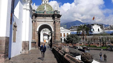 ECUADOR : POR LAS ALTURAS DE QUITO ECUADOR : POR LAS ALTURAS DE QUITO