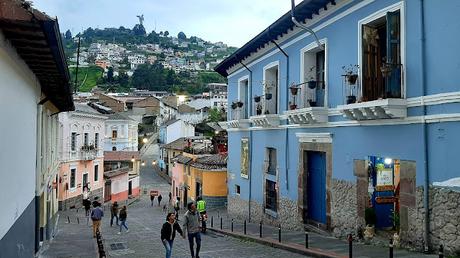 ECUADOR : POR LAS ALTURAS DE QUITO ECUADOR : POR LAS ALTURAS DE QUITO