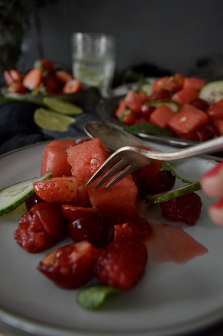 Ensalada de sandía, pepino y frutos rojos {Reto #InternationalDay} ensalada-de-sandia-pepino-y-frutos-rojos