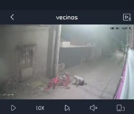 (video) Asaltan a mujer de la tercera edad en el Barrio de San Miguelito