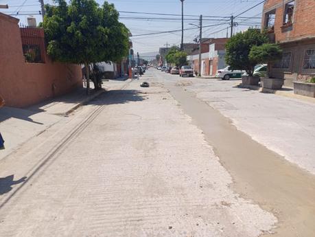 Interapas aborda la reparación de 45 drenajes colapsados en San Luis Potosí para mejorar la salud pública