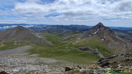 PEÑA UBIÑA desde CASA MIERES Saliendo de la ladera de Peña Ubiña