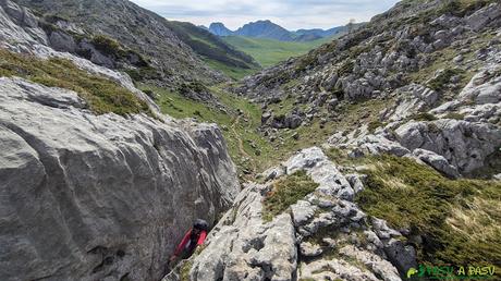 PEÑA UBIÑA desde CASA MIERES Atravesando el Estrecho hacia Peña Ubiña