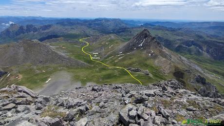 PEÑA UBIÑA desde CASA MIERES Vista del descenso de Peña Ubiña