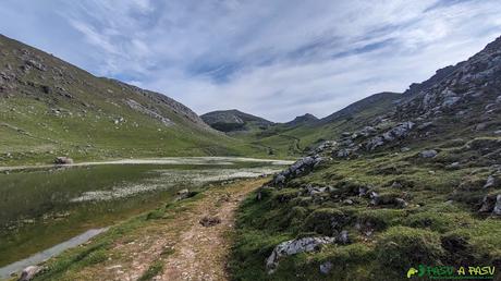 PEÑA UBIÑA desde CASA MIERES Embalse sobre el Refugio de Casa Mieres