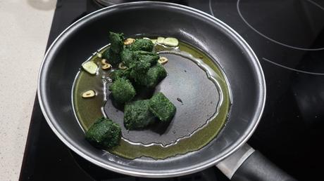 saltear-espinacas-ajo-sarten saltear espinacas ajo sarten