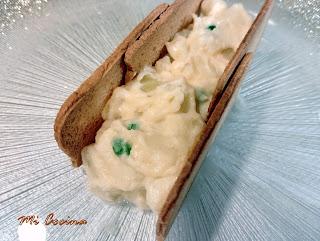ENSALADILLA RUSA CON ATÚN EN SALSA DE OSTRAS Y SOJA CON PIÑONES.