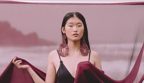 Livianos y Coloridos Pendientes de Rafia para el Verano