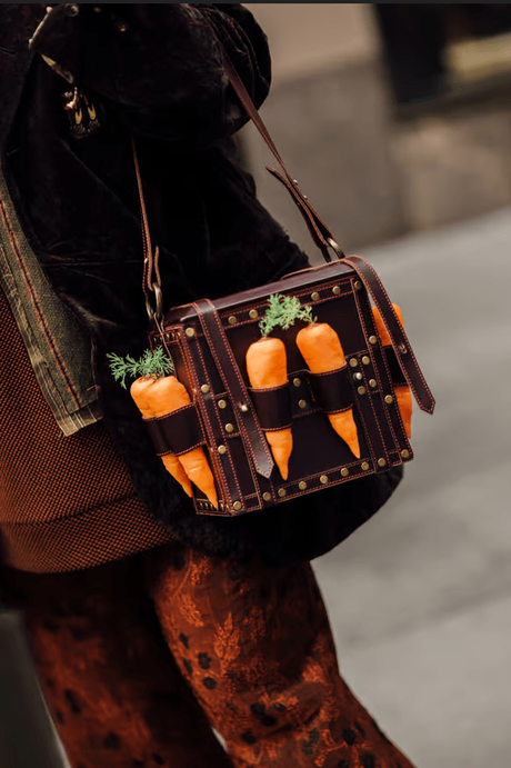 Bolsos de Lujo Renuevan su Imagen en el Streetstyle