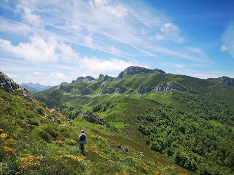 La Llambria y Becerrera de San Pedro desde Taranes