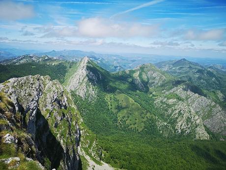 La Llambria y Becerrera de San Pedro desde Taranes
