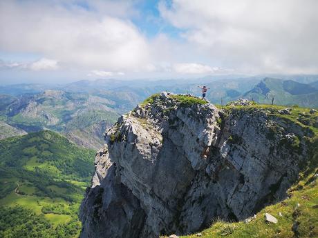 La Llambria y Becerrera de San Pedro desde Taranes