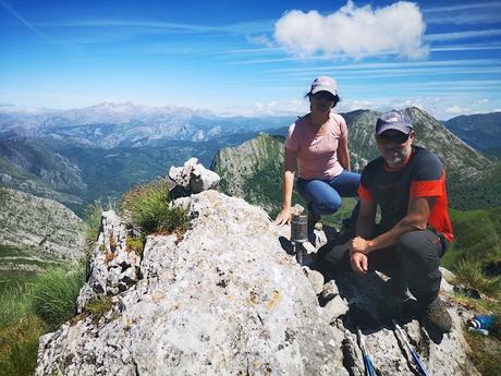 La Llambria y Becerrera de San Pedro desde Taranes