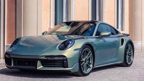Porsche 911 Turbo S Coupé Sonderwunsch destaca por su printura  Urban Bamboo