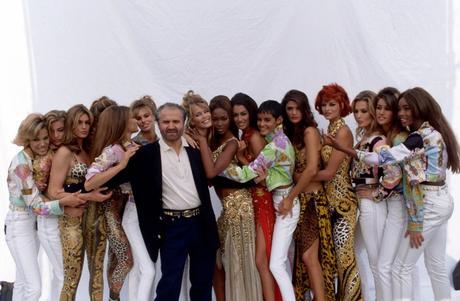 Gianni Versace y su Aporte a la Comunidad LGBTQ+