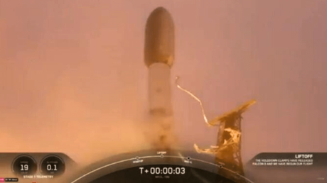 SpaceX lanza un cohete Falcon 9 desde la Base de la Fuerza Espacial Vandenberg en el sur de California, con una carga útil para la Oficina Nacional de Reconocimiento, la agencia gubernamental responsable de la construcción de satélites espías estadounidenses, el 28 de junio de 2024. (SpaceX)