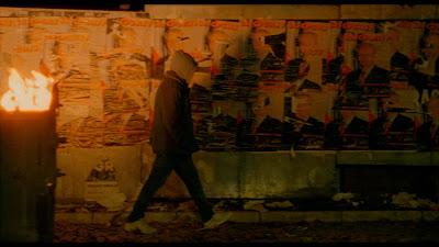 Lost country: Arden las calles