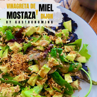 Vinagreta de miel y mostaza Dijon, el aderezo más versátil y atemporal