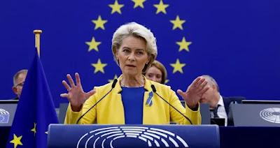 Blanqueando el fascismo… Y Assange, un hombre libre, un mundo más opaco. Blanqueando el fascismo… Y Assange, un hombre libre, un mundo más opaco.