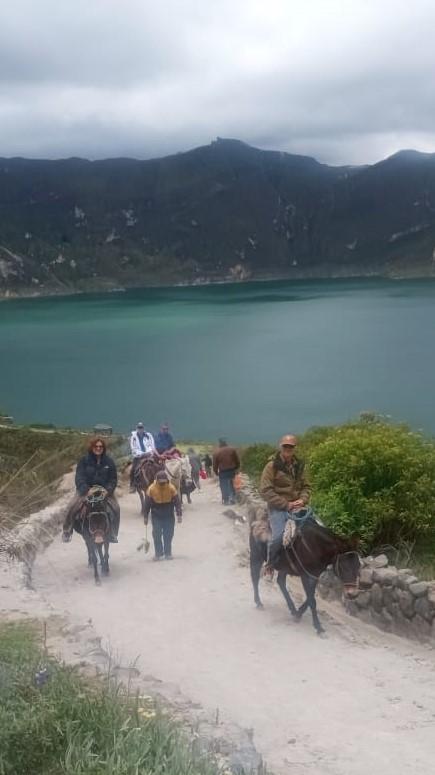 ECUADOR : LA LAGUNA DE QUILOTOA Y LA FIESTA DE LA MAMA NEGRA ECUADOR : LA LAGUNA DE QUILOTOA Y LA FIESTA DE LA MAMA NEGRA