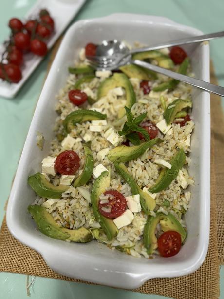 ENSALADA DE ARROZ DE VERANO CON HIERBAS Y FRUTOS SECOS