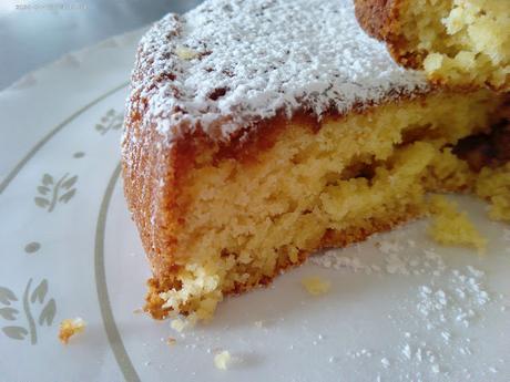 BIZCOCHO DE ALMENDRAS CON CHOCOLATE BLANCO Y SIN GLUTEN