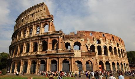 Colas En El Coliseo De Roma