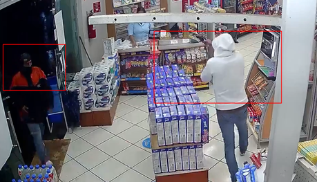 A pesar de colaborar, ejecutan a cajera de Farmacias Guadalajara en Uruapan, Michoacán