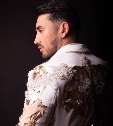 CUáNDO NO ES MAGO EN EL CIRCO RALUY LEGACY, QUIÉN ES RODRIGO TOLZEN ?