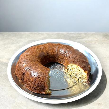 Budín de guineo, avena, nueces y chocolate